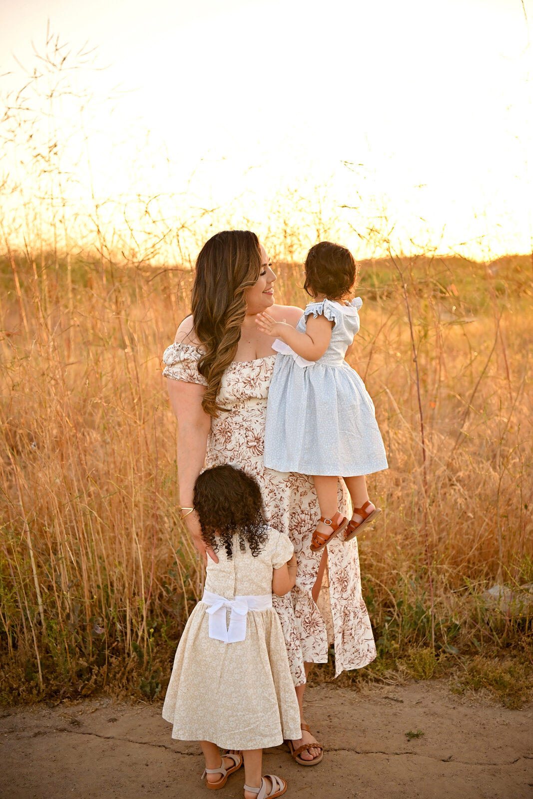 Lorena Wade with her two daughters